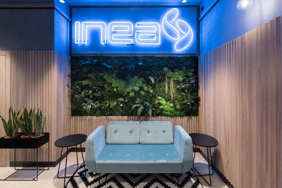 Salon INEA, fot. mat. pras. Restauracja, concept store, a może sklep optyczny? Który obiekt zasługuje na Property Design Award?