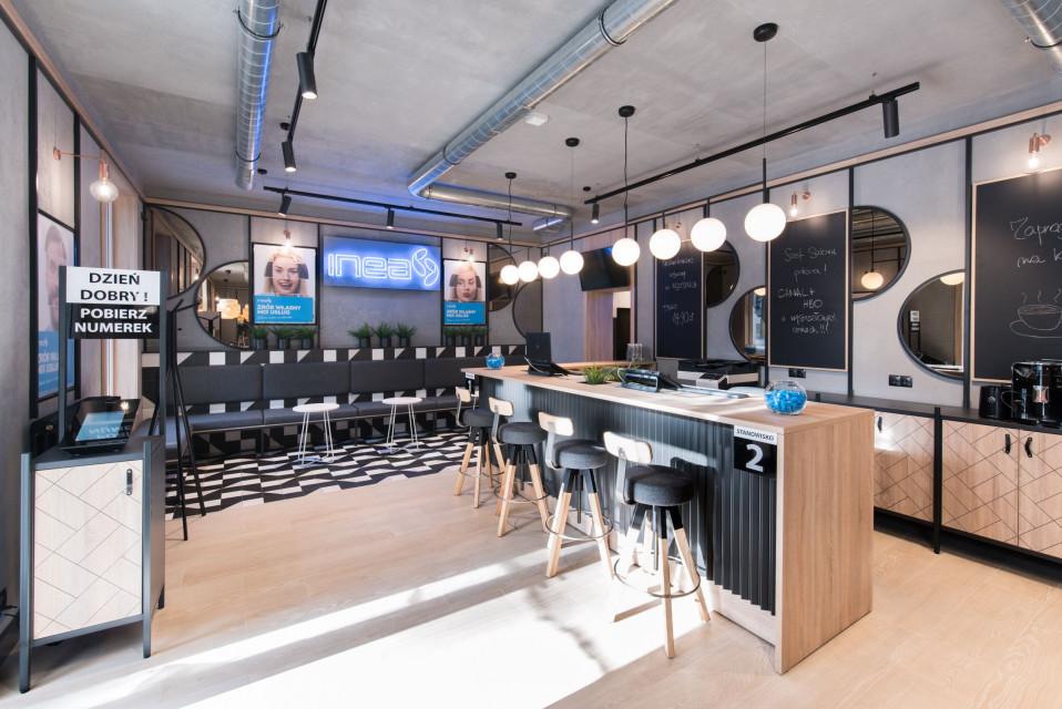 Salon INEA, fot. mat. pras. Restauracja, concept store, a może sklep optyczny? Który obiekt zasługuje na Property Design Award?