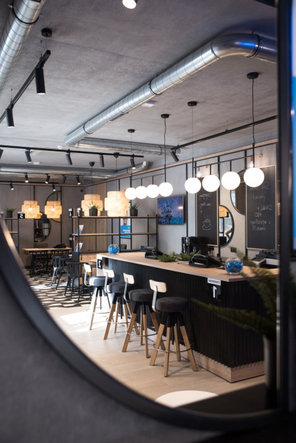 Salon INEA, fot. mat. pras. Restauracja, concept store, a może sklep optyczny? Który obiekt zasługuje na Property Design Award?