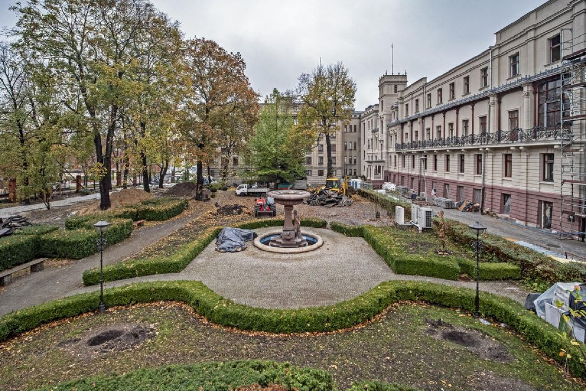 Ten ogród jest jednym z najpiękniejszych i najstarszych w Łodzi. Właśnie odzyskuje blask