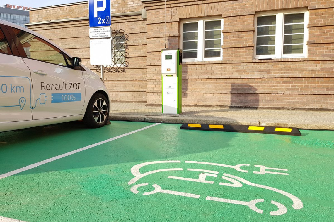 fot. mat. prasowe PKP PKP S.A. uruchamia pierwsze stacje do ładowania samochodów elektrycznych