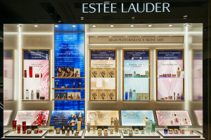 Oto pierwszy na świecie salon multibrandowy Estée Lauder Companies. Powstał w Galerii Krakowskiej