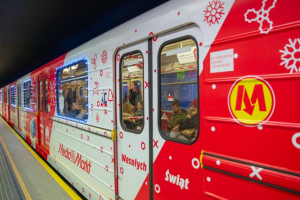 W Warszawie ruszyło świąteczne metro