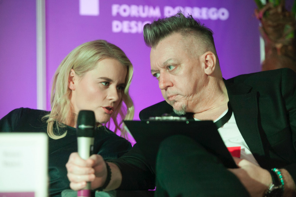 Anna Senkara (dziennikarka) oraz Robert Majkut (CEO, Head of Design pracowni Robert Majkut Design) FDD: Design może być katalizatorem zmian. Sesja inauguracyjna w obiektywie