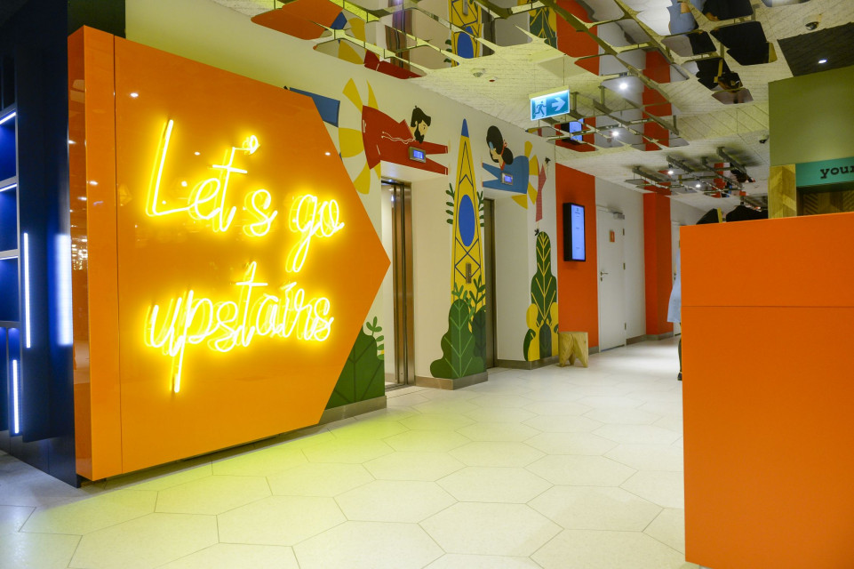 ibis Styles Warszawa Centrum fot. mat. prasowe Tremend, Ian Hamilton i Justyna Frąckiewicz połączyli siły. Efekt? Jedyny w swoim rodzaju Ibis Styles