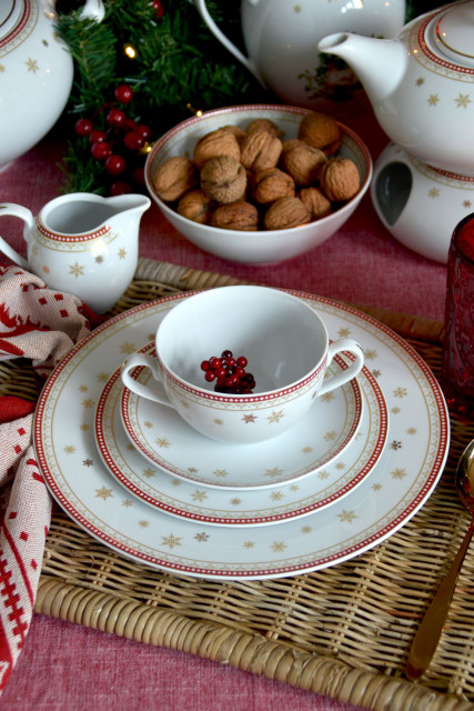 fot. mat. prasowe Ćmielowska porcelana w świątecznej odsłonie