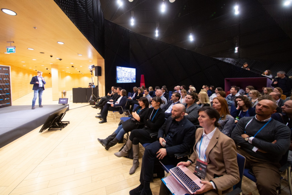 Seria wystąpień w ramach "Hot list – najciekawsze projekty komercyjne i publiczne ostatnich lat" podczas IV edycji 4 Design Days 2019 Oto najgorętsze projekty architektoniczne ostatnich lat oraz ich twórcy!
