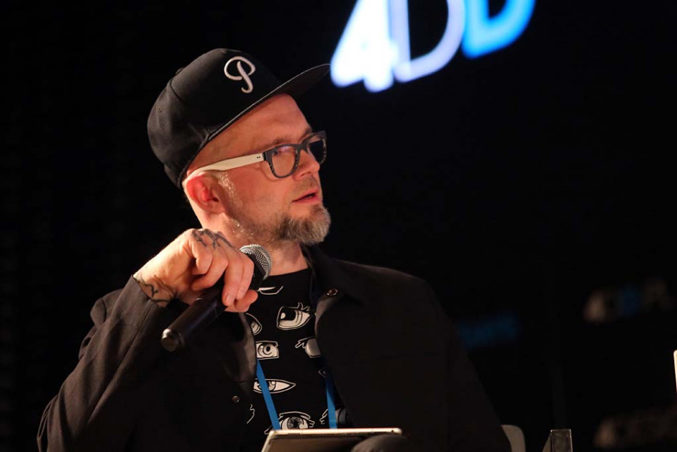 Tomasz Pągowski, projektant, konstruktor, prowadzący programy wnętrzarskie: Projekt Lokalny, Remont w 48h, Bitwa o Dom Zrównoważony rozwój, recycling i długowieczność produktów. Ta moda zostanie z nami na dłużej