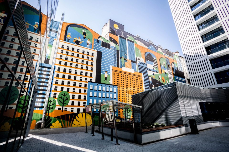 Mural przy biurowcu Atrium 2, fot. mat. pras. Skanska Pokaż mi swój mural, a powiem ci kim jesteś