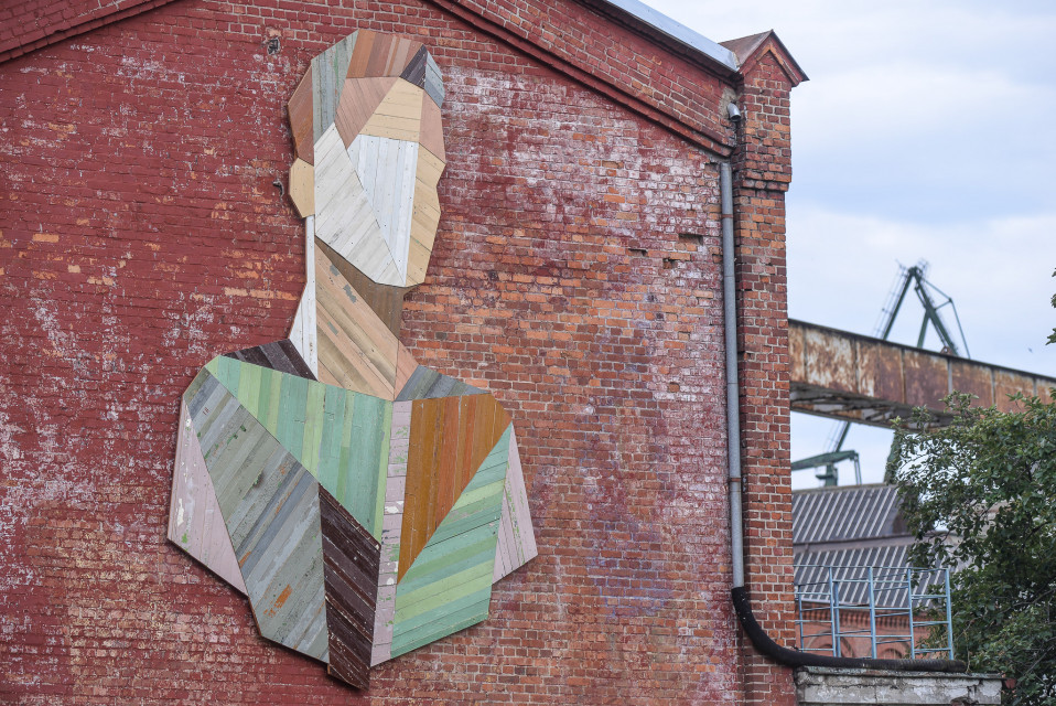 Mural artysty Stefaan’a De Croock’a na budynku rewitalizowanej stoczni Cesarskiej, fot. mat. pras. Pokaż mi swój mural, a powiem ci kim jesteś