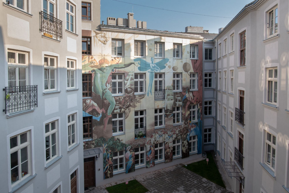 Dzieło Wojciecha Siudmiaka na łódzkiej kamienicy, fot. Grupa Tubądzin Pokaż mi swój mural, a powiem ci kim jesteś