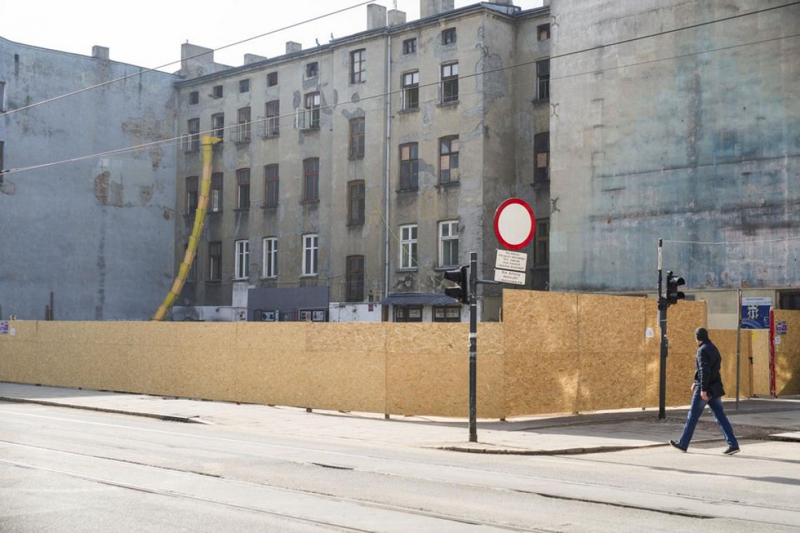 U zbiegu ul. Kilińskiego i Jaracza powstaje zadaszone targowisko, fot. Witold Ancerowicz / UMŁ Łódzka rewitalizacja to także miejskie targowiska