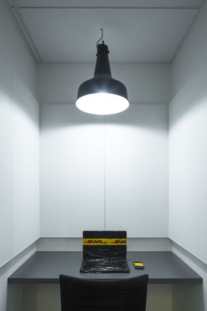 fot. Jakub Skokan, Martin Tůma / BoysPlayNice Minimalistyczne i industrialne. Nowe biuro dla DHL było wyzwaniem dla architektów!