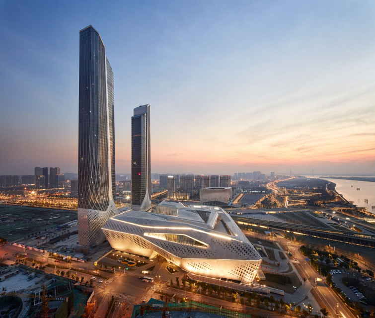 Nanjing International Youth Cultural Centre, projekt Zaha Hadid Architects fot. Hufton+Crow Oto najnowszy projekt Zaha Hadid Architects w Chinach. To było szalone tempo inwestycji!