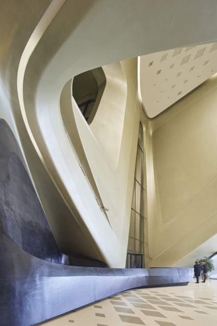 Nanjing International Youth Cultural Centre, projekt Zaha Hadid Architects fot. Hufton+Crow Oto najnowszy projekt Zaha Hadid Architects w Chinach. To było szalone tempo inwestycji!