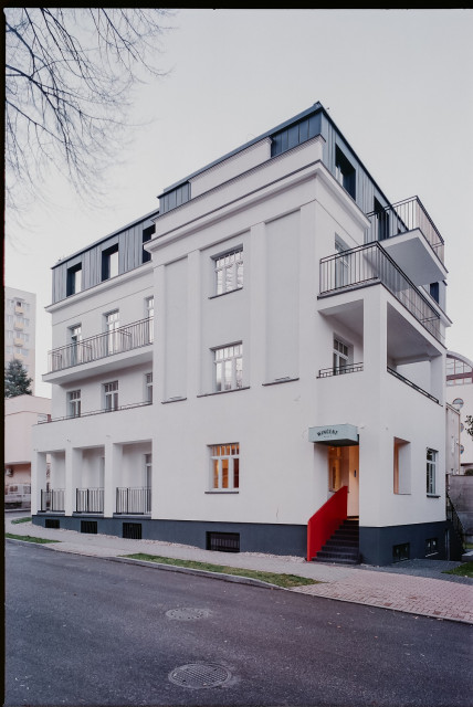 fot. mat. pras. Perła gdyńskiego modernizmu odżyła. Willa Wincent niczym wystawa z najlepszym designem PRL-u