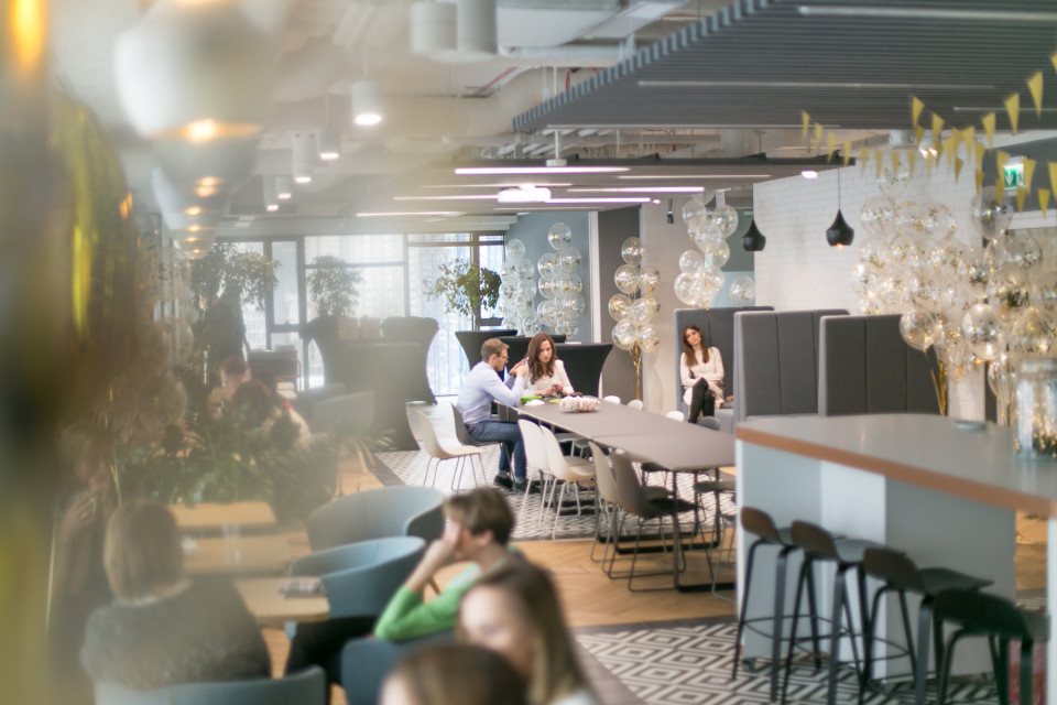 Zaglądamy do L'Oréal House Warsaw. To inspirujące biuro wspierające współpracę i rozwój