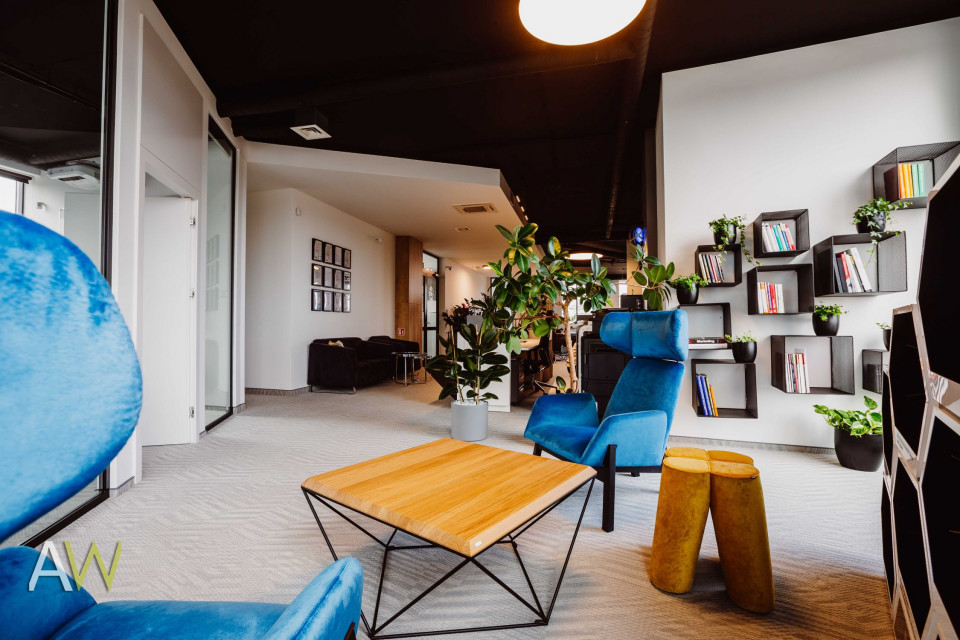 fot. mat. AW Interior Design Oto biuro firmy OE Industry w Krakowie. Komfortowe, funkcjonalne i pełne dobrego designu
