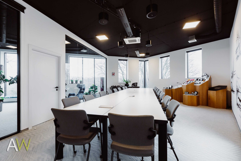 fot. mat. AW Interior Design Oto biuro firmy OE Industry w Krakowie. Komfortowe, funkcjonalne i pełne dobrego designu