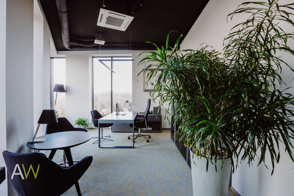 fot. mat. AW Interior Design Oto biuro firmy OE Industry w Krakowie. Komfortowe, funkcjonalne i pełne dobrego designu