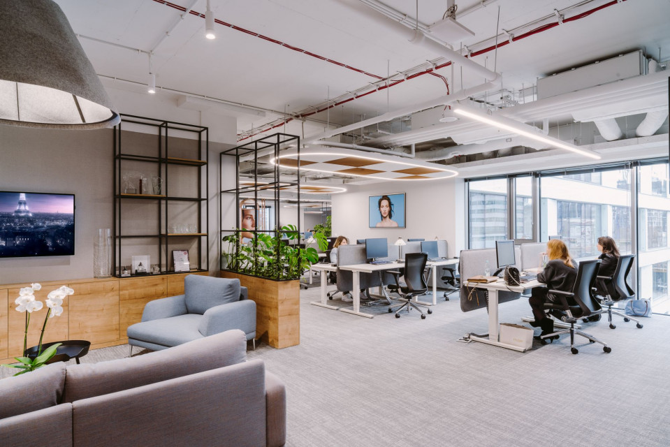 fot. Przemysław Nieciecki z PION Studio Zaglądamy do L'Oréal House Warsaw. To inspirujące biuro wspierające współpracę i rozwój