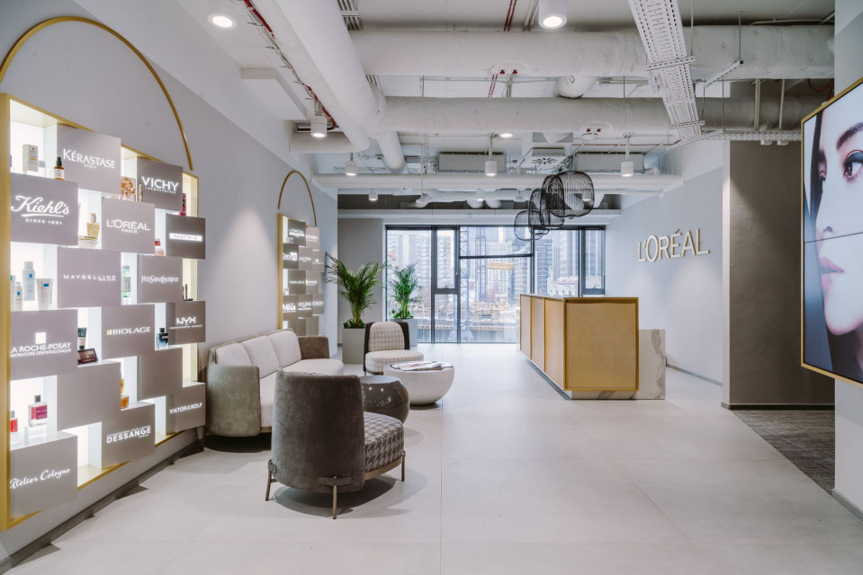 fot. Przemysław Nieciecki z PION Studio L'Oréal House Warsaw to inspirujące biuro wspierające współpracę i rozwój. Projekt walczy w konkursie Prime Property Prize 2019