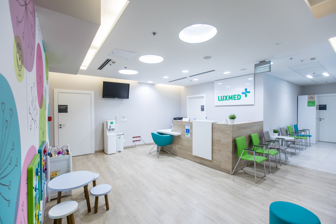 LUX MED w Starym Browarze poczekalnia pediatria fot. J. Wittchen Lux Med jeszcze większy w Starym Browarze. Design z myślą o komforcie