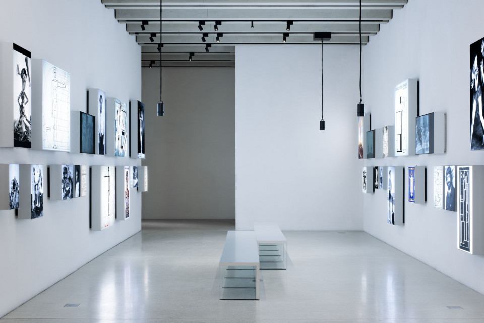 Blick in den Ausstellungsbereich „Der neue Mensch“, Foto: Andrew Alberts, © heike hanada laboratory of art and architecture 2019 Muzeum Bauhausu w Weimarze już otwarte. To imponujący projekt!