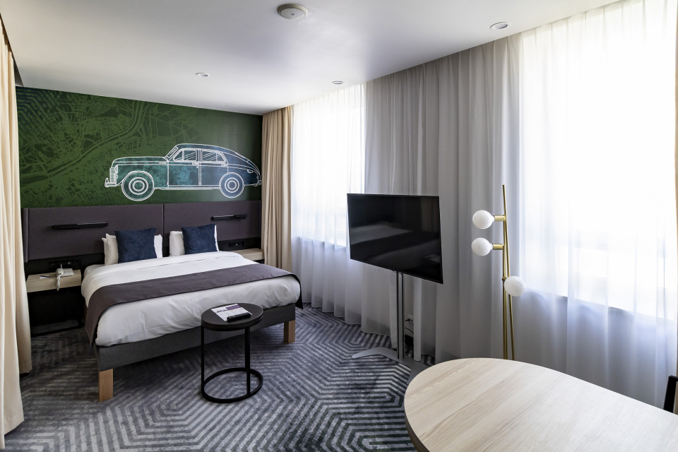 fot. mat. pras. Opowieść o Warszawie i brandwall z „Syrenką”, czyli nowe oblicze hotelu Mercure Warszawa Grand
