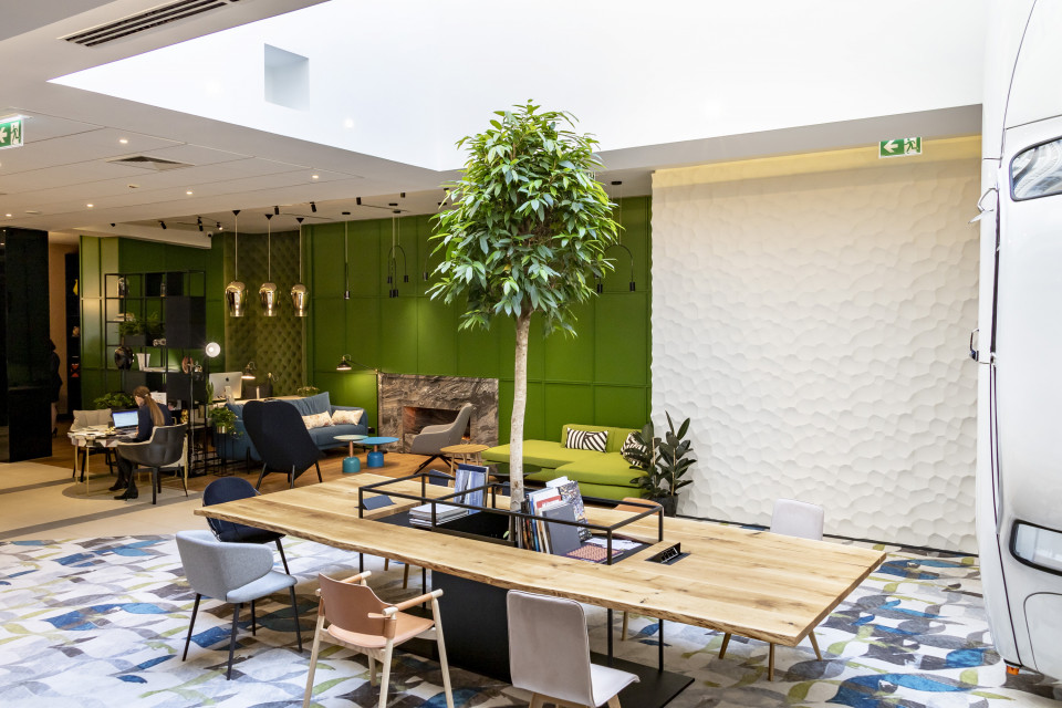 fot. mat. pras. Opowieść o Warszawie i brandwall z „Syrenką”, czyli nowe oblicze hotelu Mercure Warszawa Grand