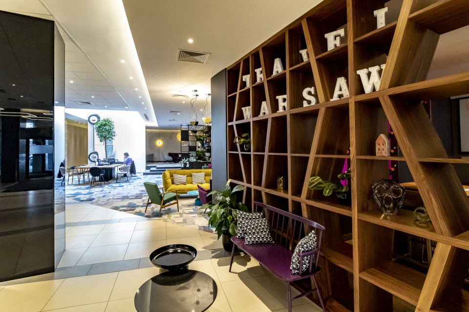 fot. mat. pras. Opowieść o Warszawie i brandwall z „Syrenką”, czyli nowe oblicze hotelu Mercure Warszawa Grand