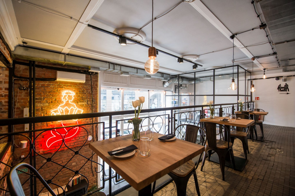 Gruby Josek. Proj. The Space. Fot. Piotr Czaja Top 10 gastro z charakterem: restauracje, bary i kawiarnie, których wnętrza robią wrażenie