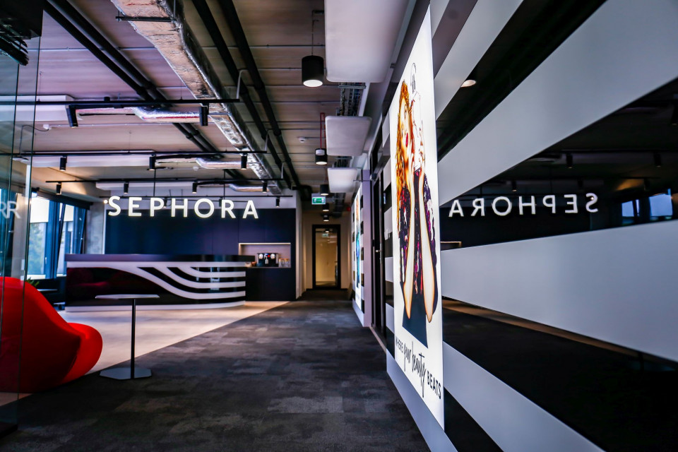 Biuro Sephora Polska fot. mat. prasowe Autorskie grafiki, strefa chillout i duch eko. Zajrzeliśmy do nowej siedziby Sephora Polska