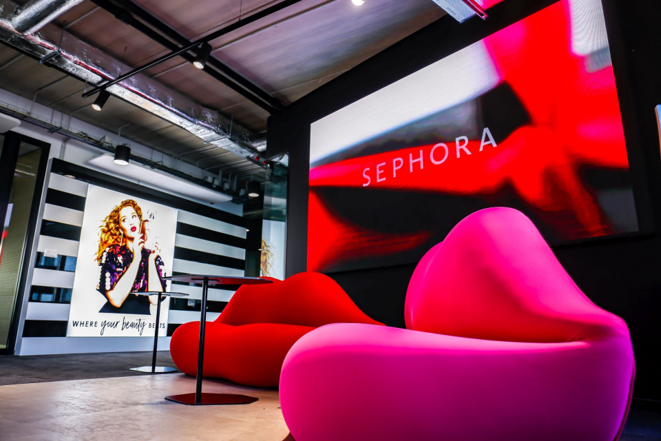 Biuro Sephora Polska fot. mat. prasowe Autorskie grafiki, strefa chillout i duch eko. Zajrzeliśmy do nowej siedziby Sephora Polska