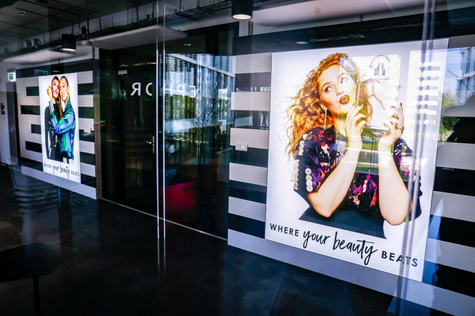 Biuro Sephora Polska fot. mat. prasowe Autorskie grafiki, strefa chillout i duch eko. Zajrzeliśmy do nowej siedziby Sephora Polska