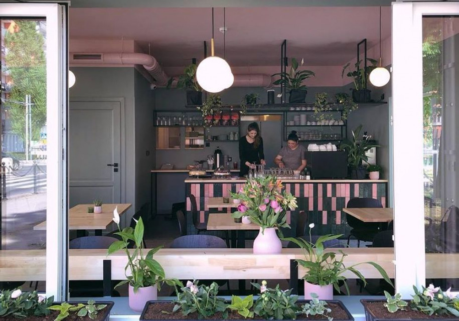 Kwiaciarnia Bistro & Bar Stary Browar Nowa knajpka w Parku Starego Browaru. W stylu tapas