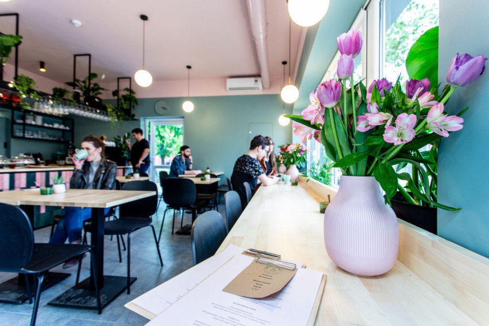 Kwiaciarnia Bistro & Bar Stary Browar fot. J.Krzyżanowski Nowa knajpka w Parku Starego Browaru. W stylu tapas