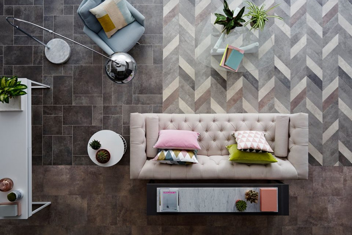Maksymalizm printy i naśladujemy naturę - panele Amtico fot. Carpet Studio Wiosenno-letnie trendy. Poznaj 5 dominujących motywów we wnętrzach
