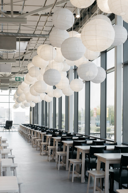 fot. mat. pras. Bajkowa natura Szwecji, morze Bałtyckie i las. Nowa restauracja IKEA Targówek zachwyca motywami i designem