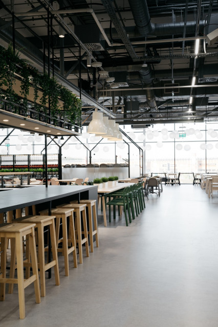 fot. mat. pras. Bajkowa natura Szwecji, morze Bałtyckie i las. Nowa restauracja IKEA Targówek zachwyca motywami i designem