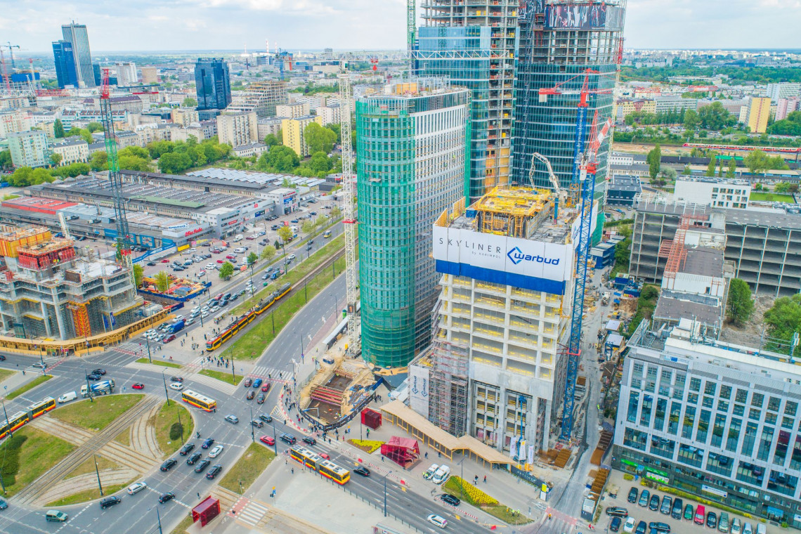 Skyliner fot. mat. prasowe Skyliner już na 50-metrze. To warszawski wieżowiec spod kreski APA Wojciechowski