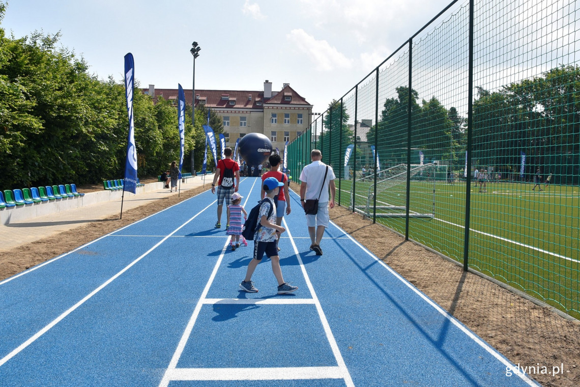 Otwarcie kompleksu sportowego przy Szkole Podstawowej nr 20 w Gdyni // fot. Magdalena Czernek, gdynia.pl Gdynia ma kolejny nowoczesny kompleks sportowy