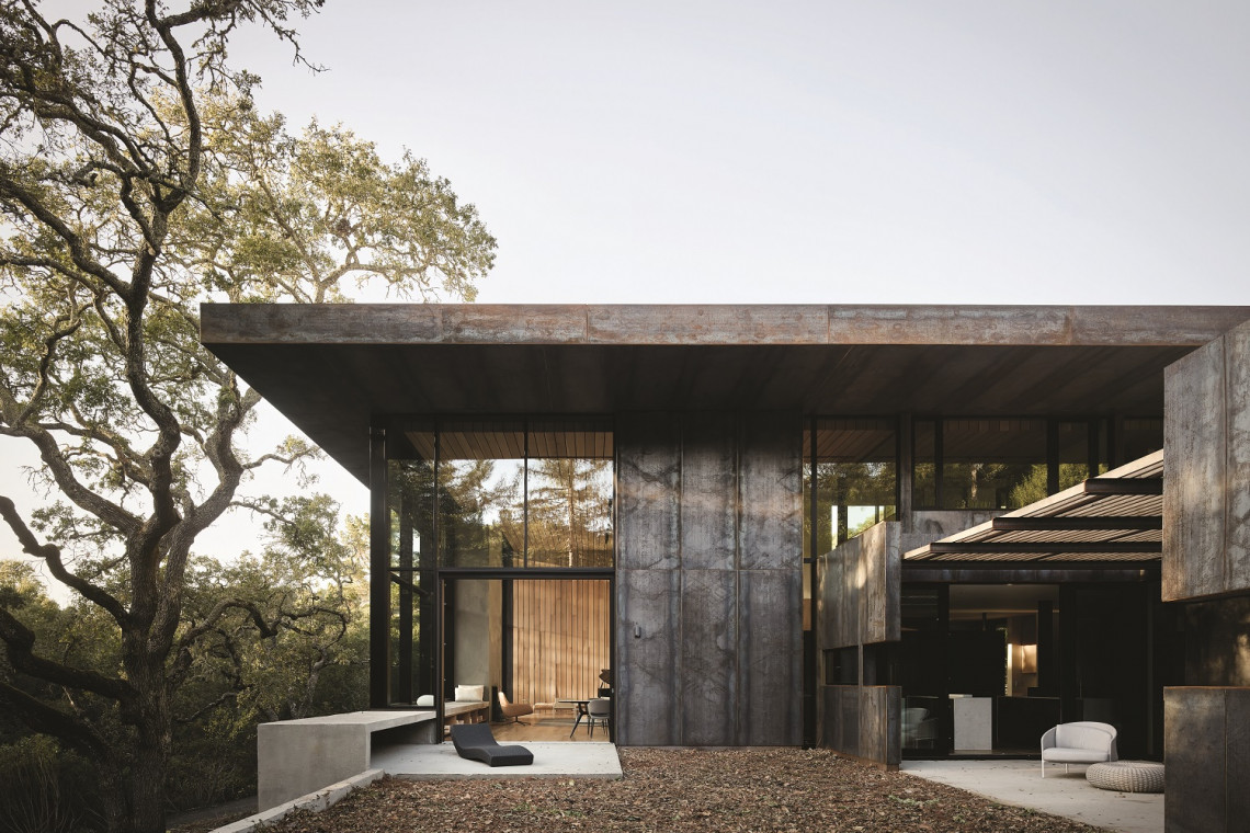 Architekt: Faulkner Architects, fotograf: Joe Fletcher Kalifornijski budynek, który czerpie z dobrodziejstw natury