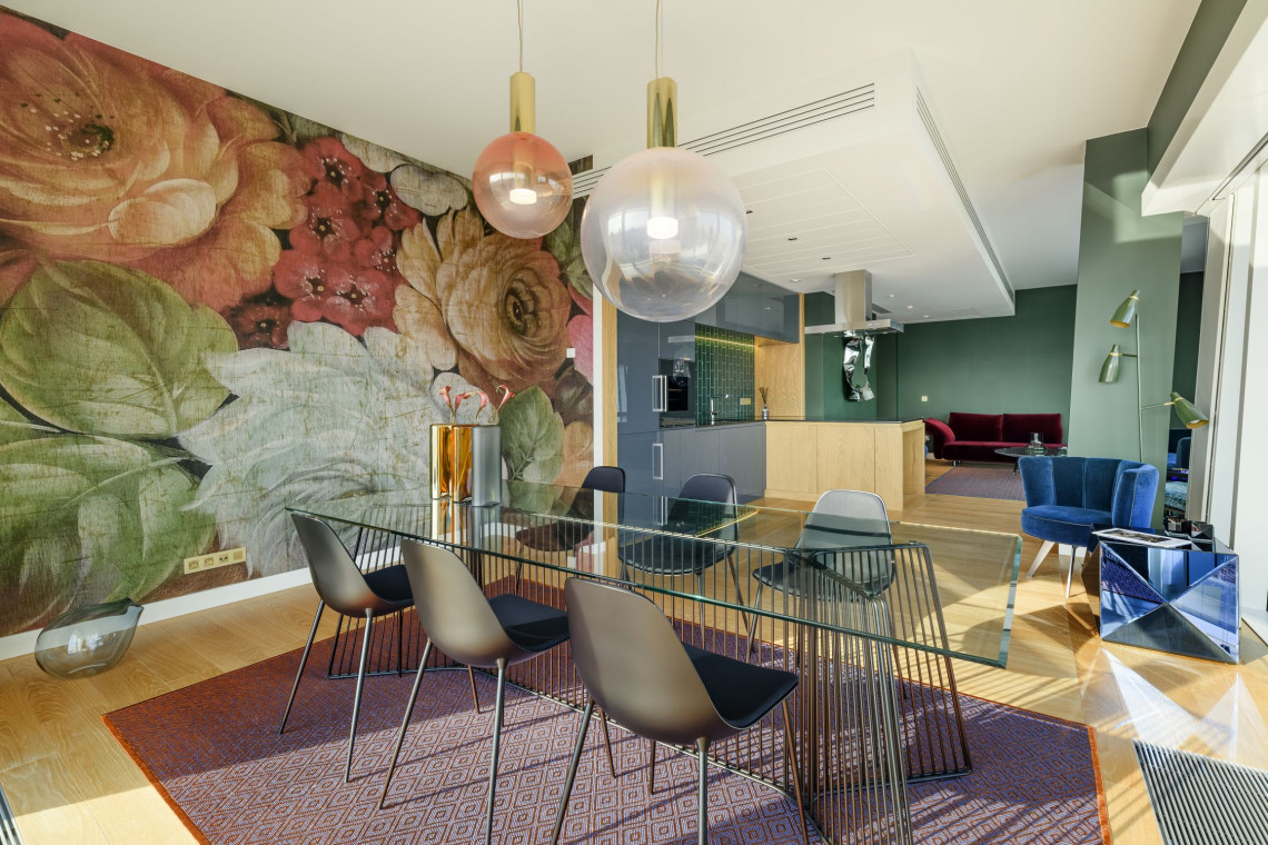 fot. mat. prasowe Galeria Heban Wysmakowany design i nietuzinkowe kolory butelkowej zieleni oraz zgaszonego bordo. Oto kolejny apartament pokazowy w Złotej 44