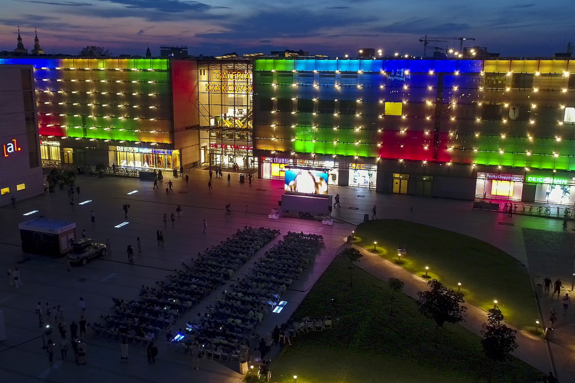 fot. mat. prasowe Kino pod gwiazdami przed Galerią Krakowską
