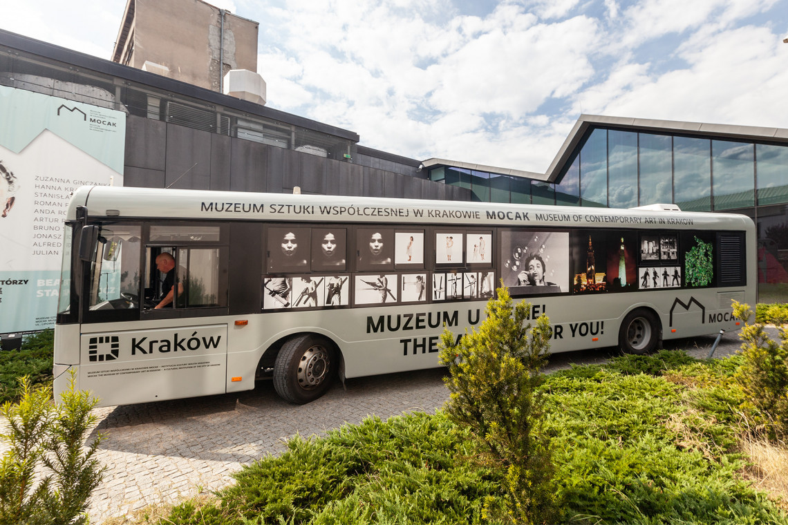 Fot. R. Sosin MOCAK przerobił autobus na... salę wystawową