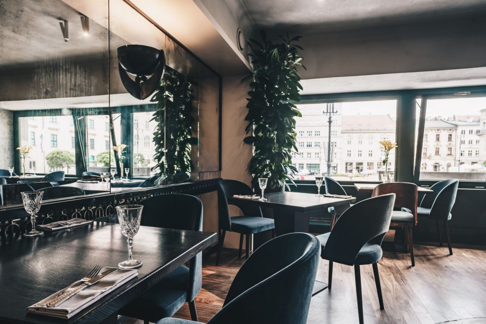 Restauracja Scandale Royal Resto & Vodka House. Proj. Tarnowski Division. Fot. Mat. inwestora Top 10 gastro z charakterem: restauracje, bary i kawiarnie, których wnętrza robią wrażenie