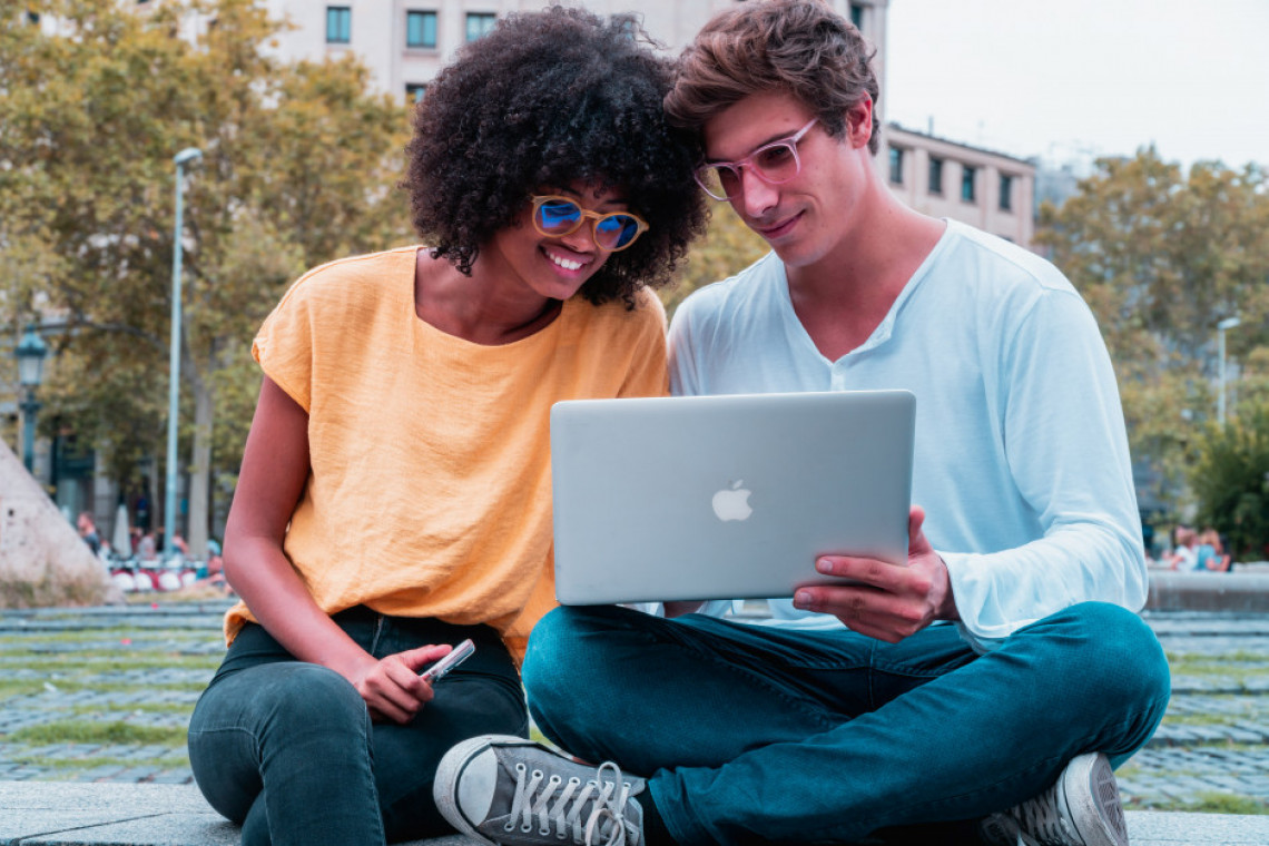 Na polski rynek wkraczają designerskie okulary w unikalnych concept store'ach