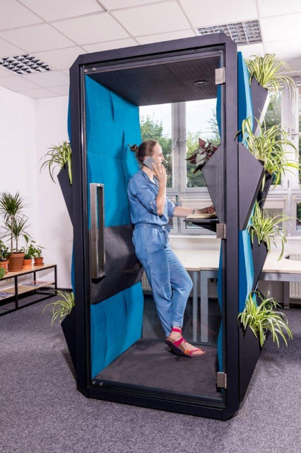 fot. mat. Moonstera Nowa marka meblarska w duchu biophilic design