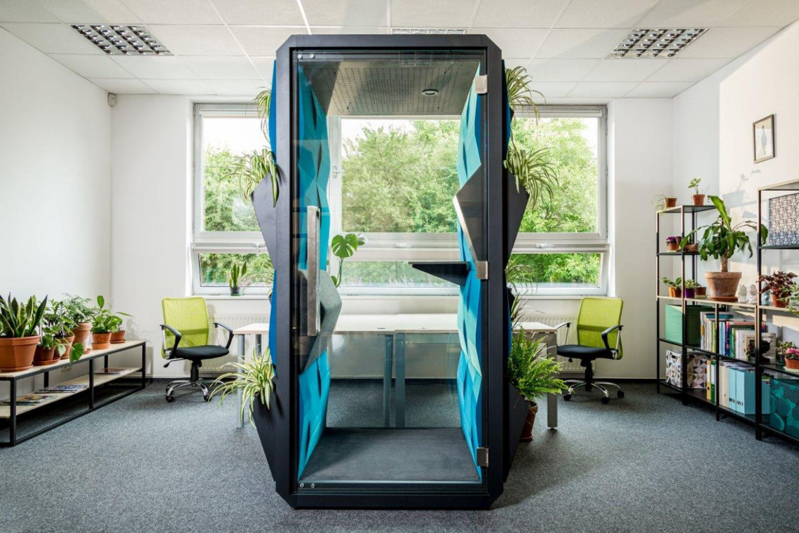 fot. mat. Moonstera Nowa marka meblarska w duchu biophilic design